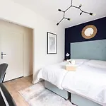 Hotel Mezi Buky *