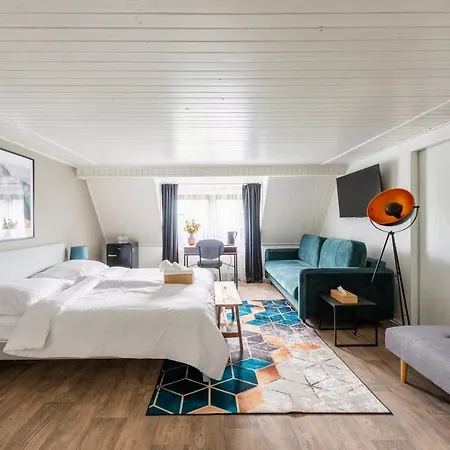 Mezi Buky Hotel