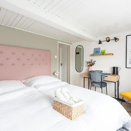 Mezi Buky Hotel Chribska