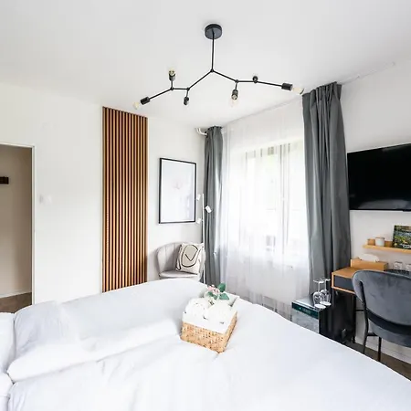 Mezi Buky * Chřibská